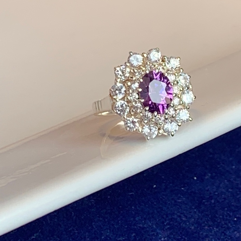 Gorgeous amethyst color, cz. 925. Silver ring❤️